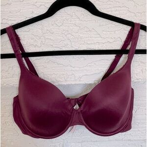Victoria’s Secret Burgundy bra​​